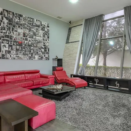 9 April Village Sea & * 바르나