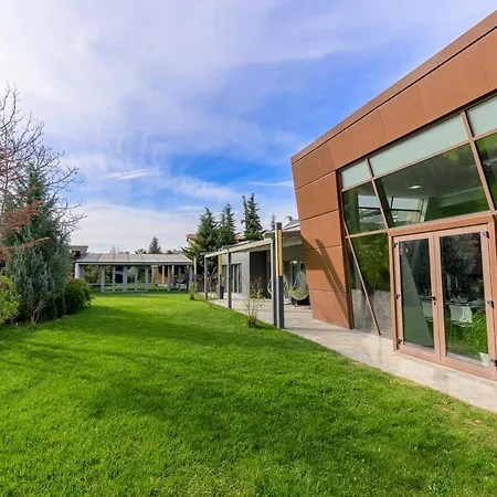 9 April Village Sea & Penzion