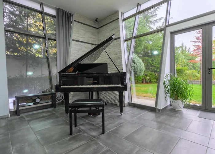 Pensjonat 9 April Village Sea & Warna